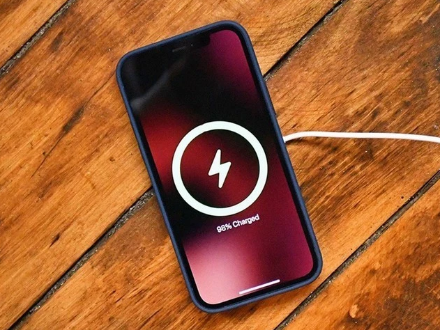 东乌珠穆沁苹果手机维修分享iPhone 12可以随便充电吗 